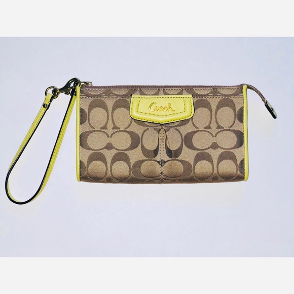 Coach Handbags - COACH Brand New Wristlet